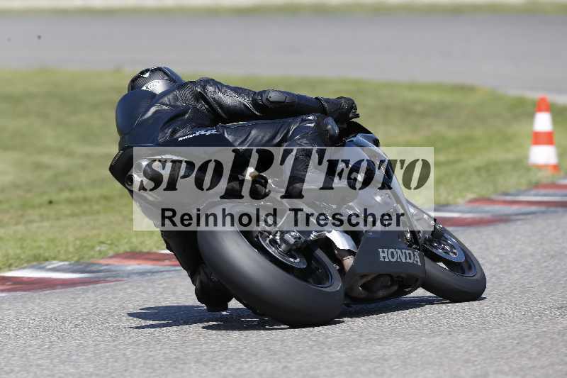 /44 09.08.2025 Plüss Moto Sport ADR/Freies Fahren/backside